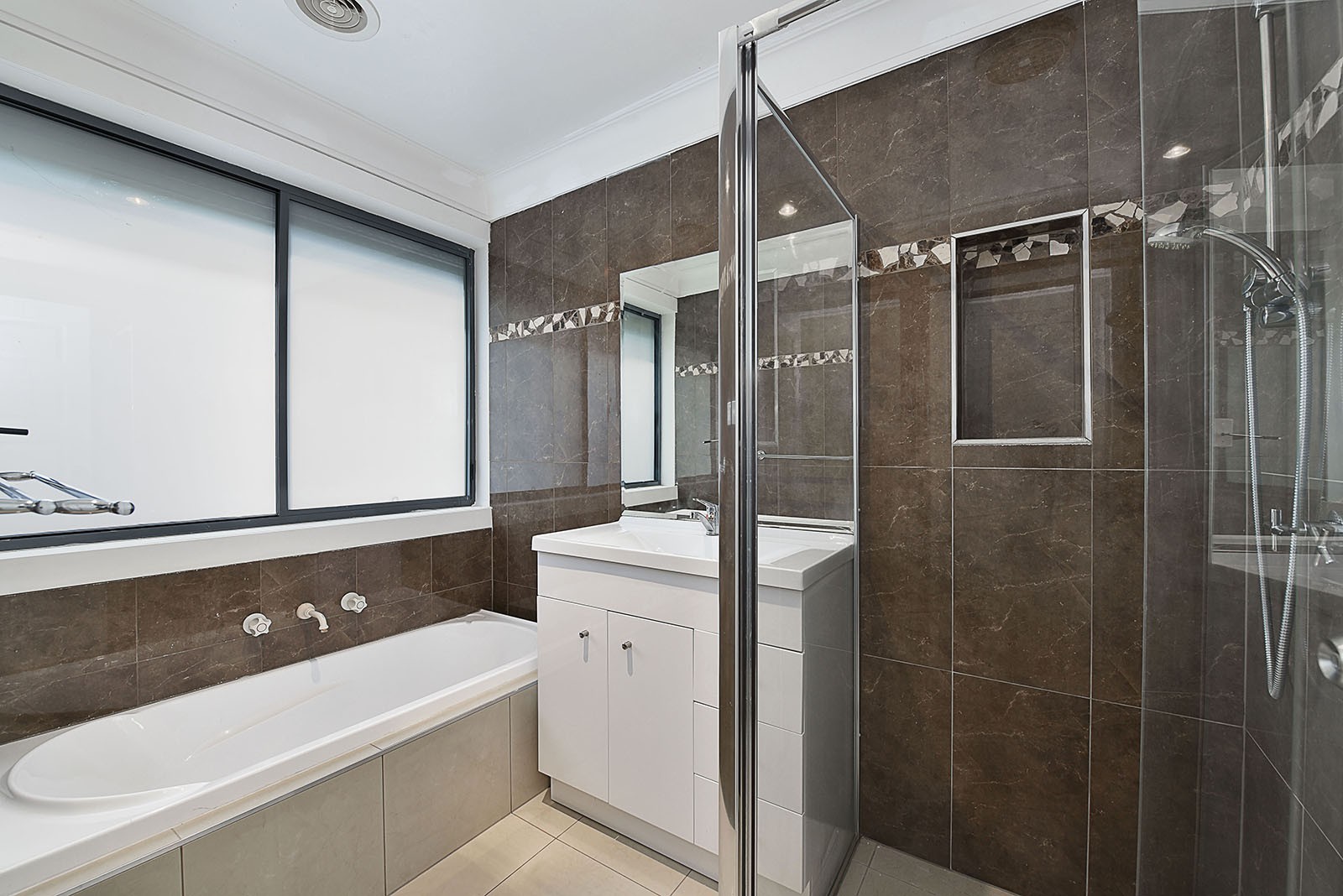 4 Field Court, Gladstone Park, VIC 3043, Gladstone Park - Thumbnail 4