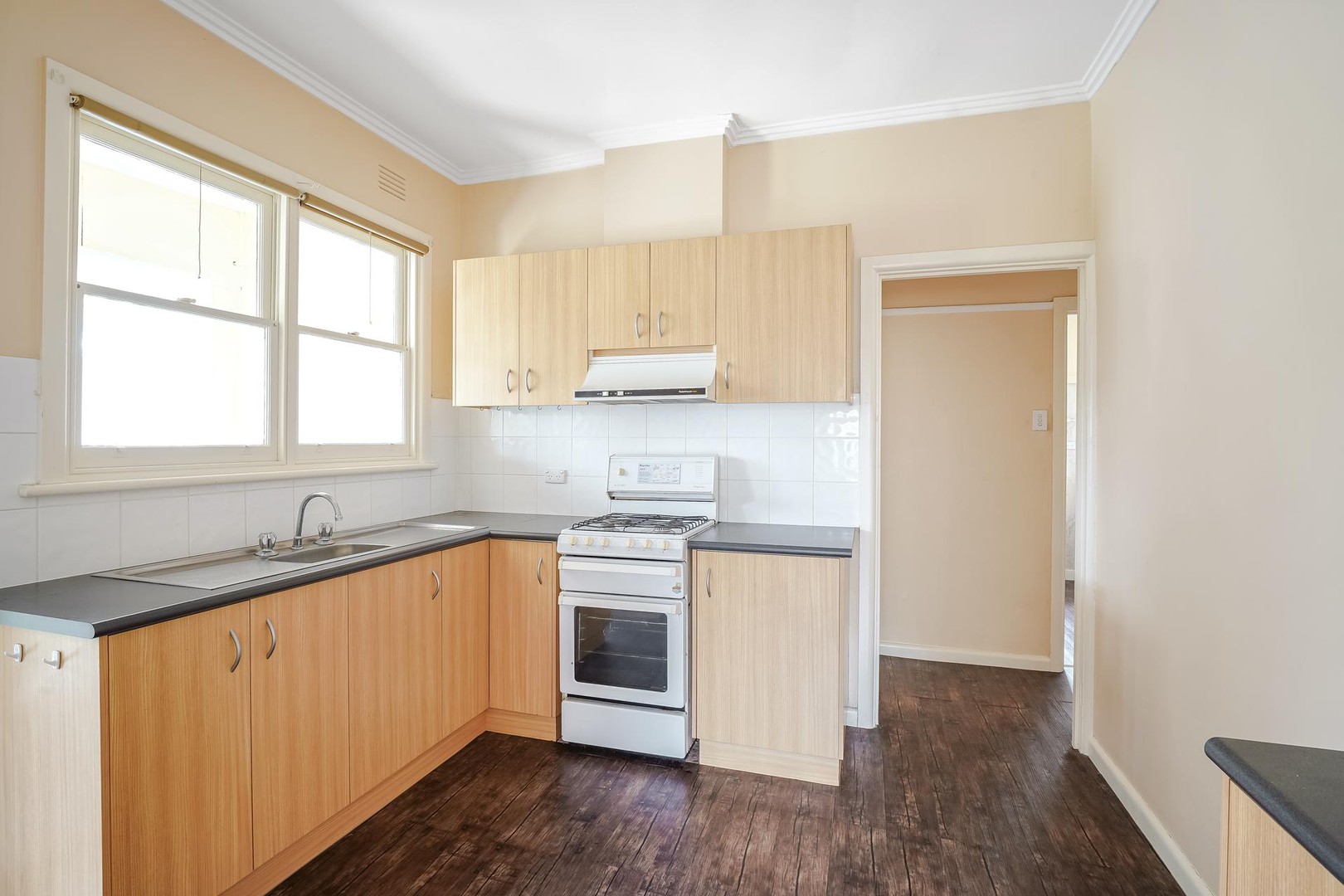 4 Finchaven Street, Herne Hill, VIC 3218, Herne Hill - Thumbnail 2
