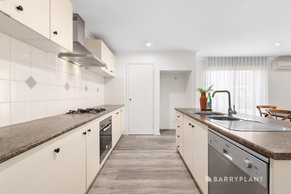 4 Fleetwood Drive, Doreen, VIC 3754, Doreen - Thumbnail 2