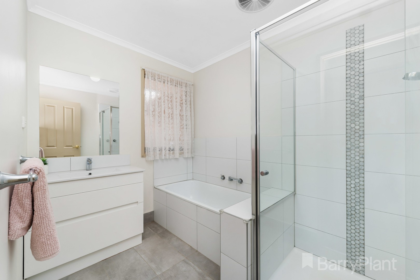 4 Garfield Close, Melton South, VIC 3338, Melton South - Thumbnail 2