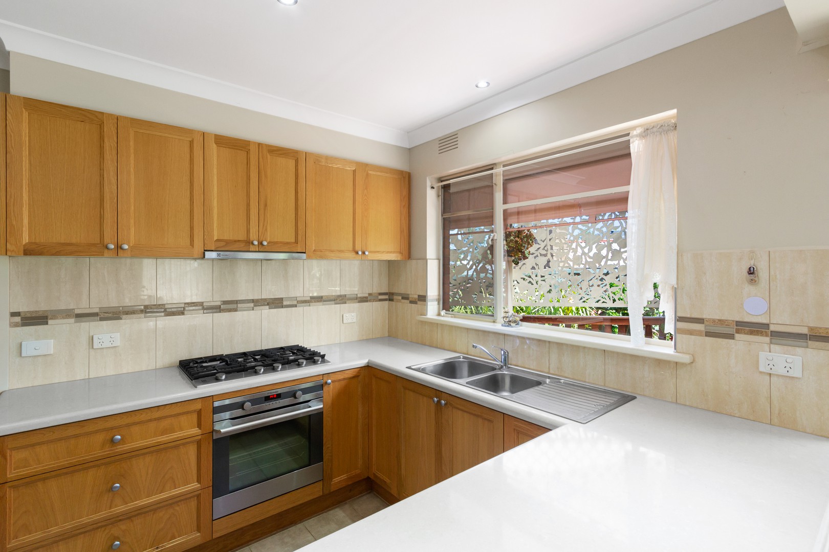 4 Gateshead Drive, Wantirna South, VIC 3152, Wantirna South - Thumbnail 2