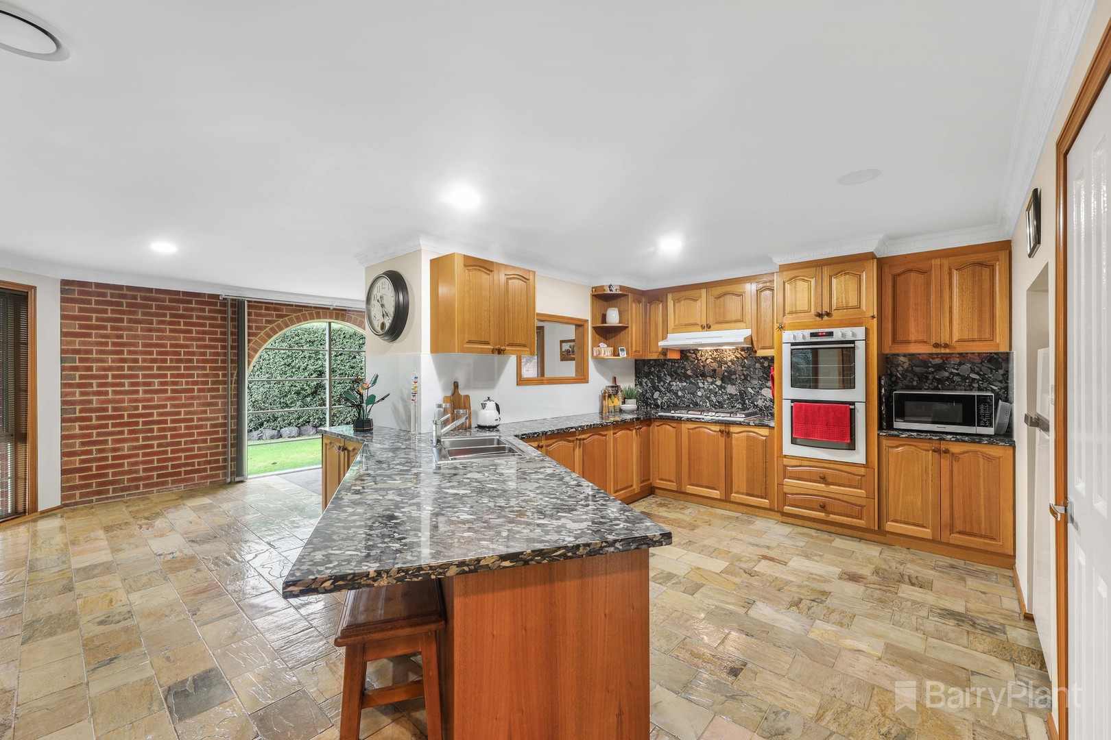 4 Geraldine Close, Kilsyth South, VIC 3137, Kilsyth South - Thumbnail 3