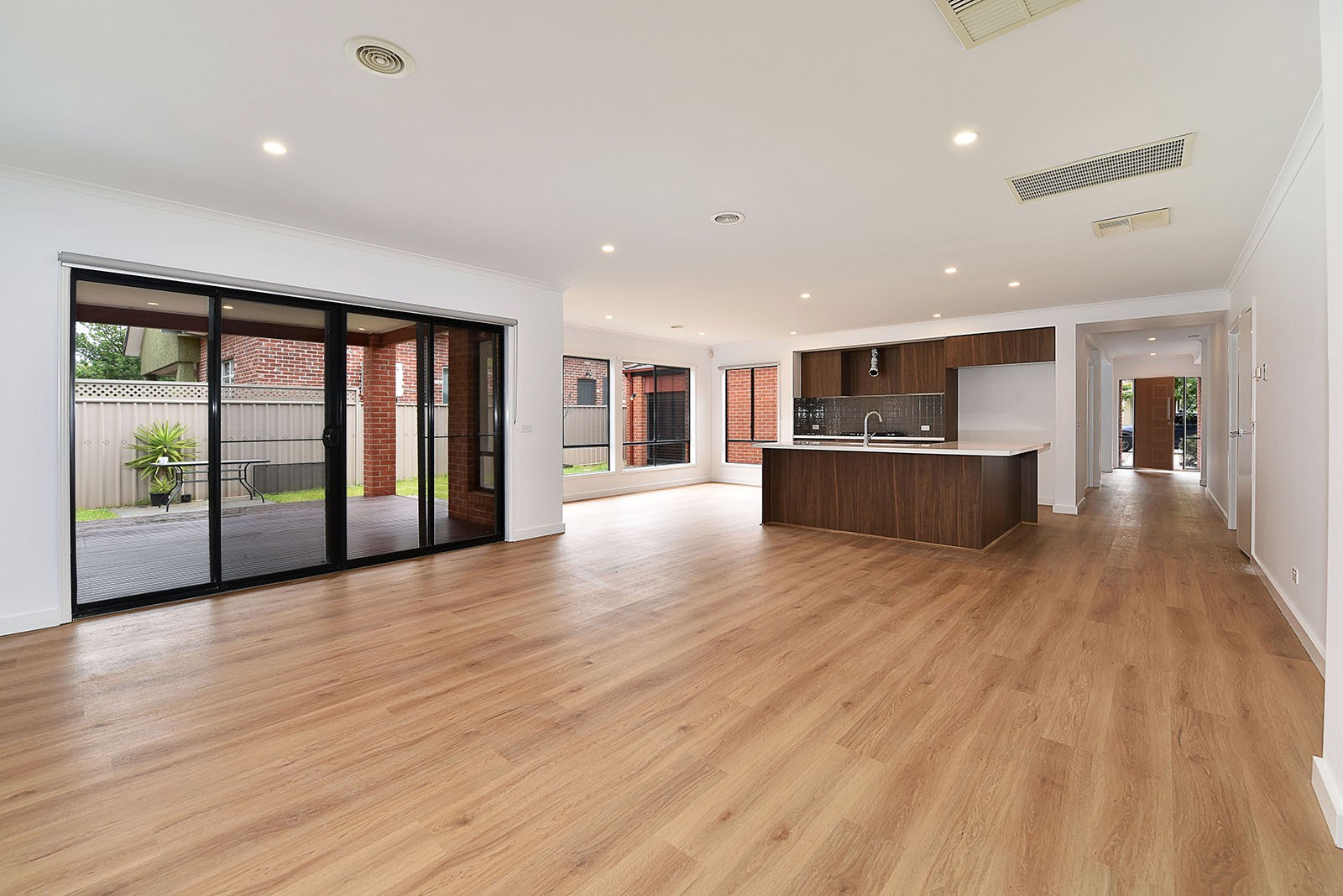 4 Gisborne  Way, Caroline Springs, VIC 3023, Caroline Springs - Thumbnail 2