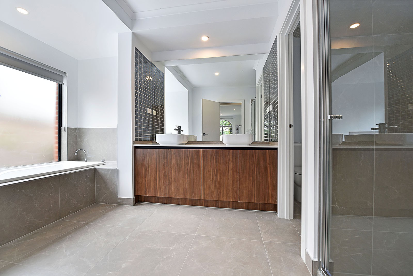 4 Gisborne  Way, Caroline Springs, VIC 3023, Caroline Springs - Thumbnail 4