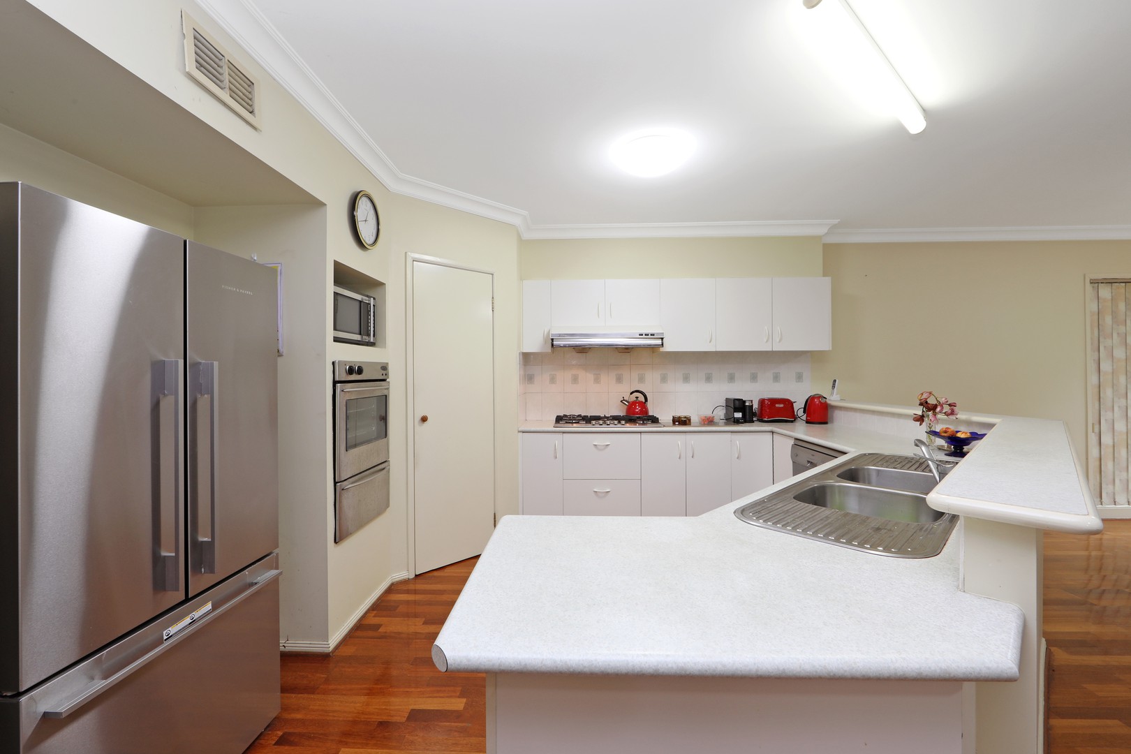 4 Gleneagles Court, Rowville, VIC 3178, Rowville - Thumbnail 3