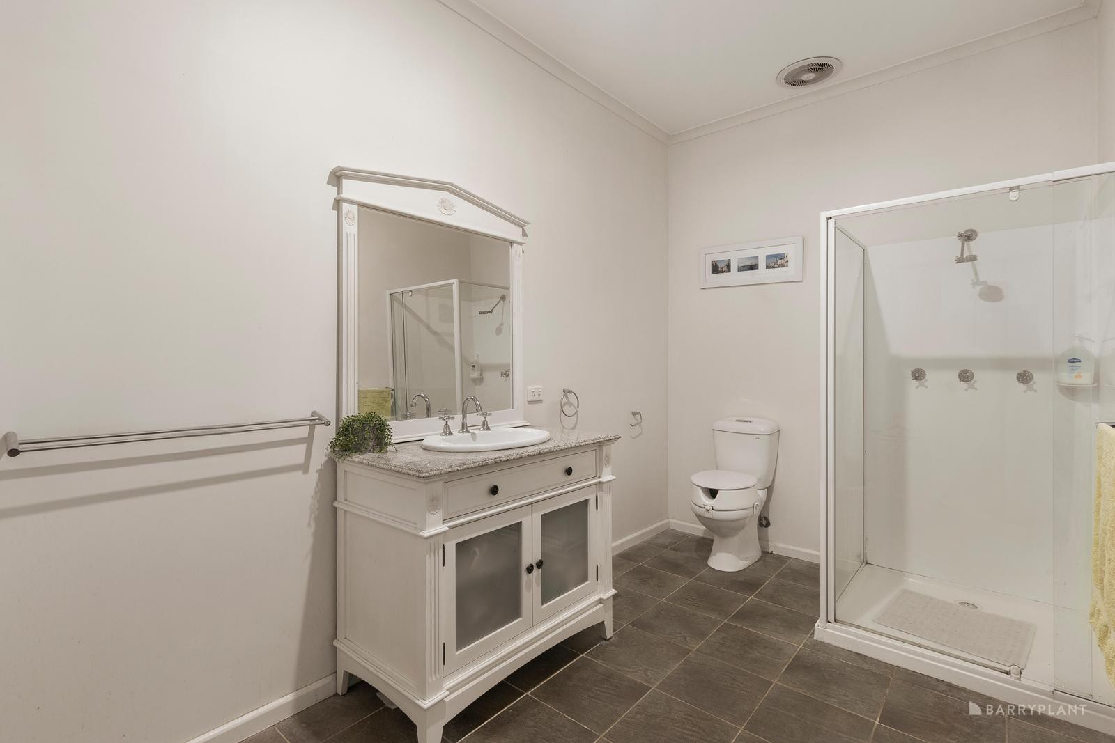 4 Glenview Road, Doncaster East, VIC 3109, Doncaster East - Thumbnail 7
