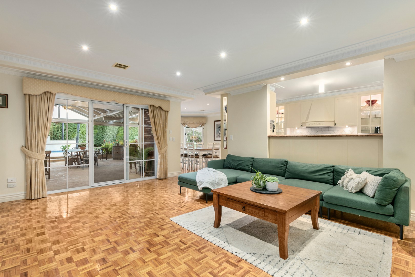 4 Grandview Crescent, Hillside, VIC 3037, Hillside - Thumbnail 6
