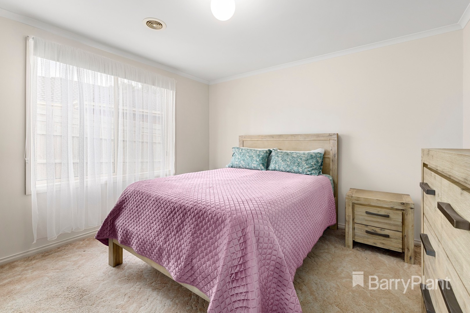 4 Gravlier Way, South Morang, VIC 3752, South Morang - Thumbnail 2