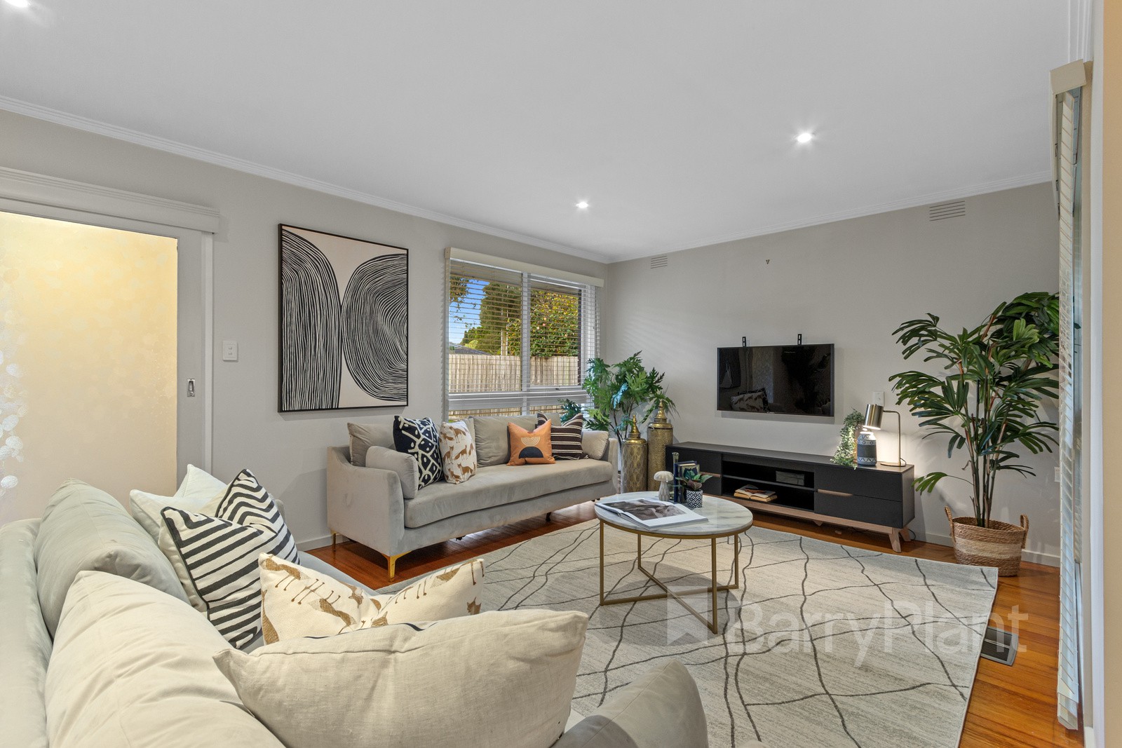 4 Greenock Crescent, Wantirna, VIC 3152, Wantirna - Thumbnail 2