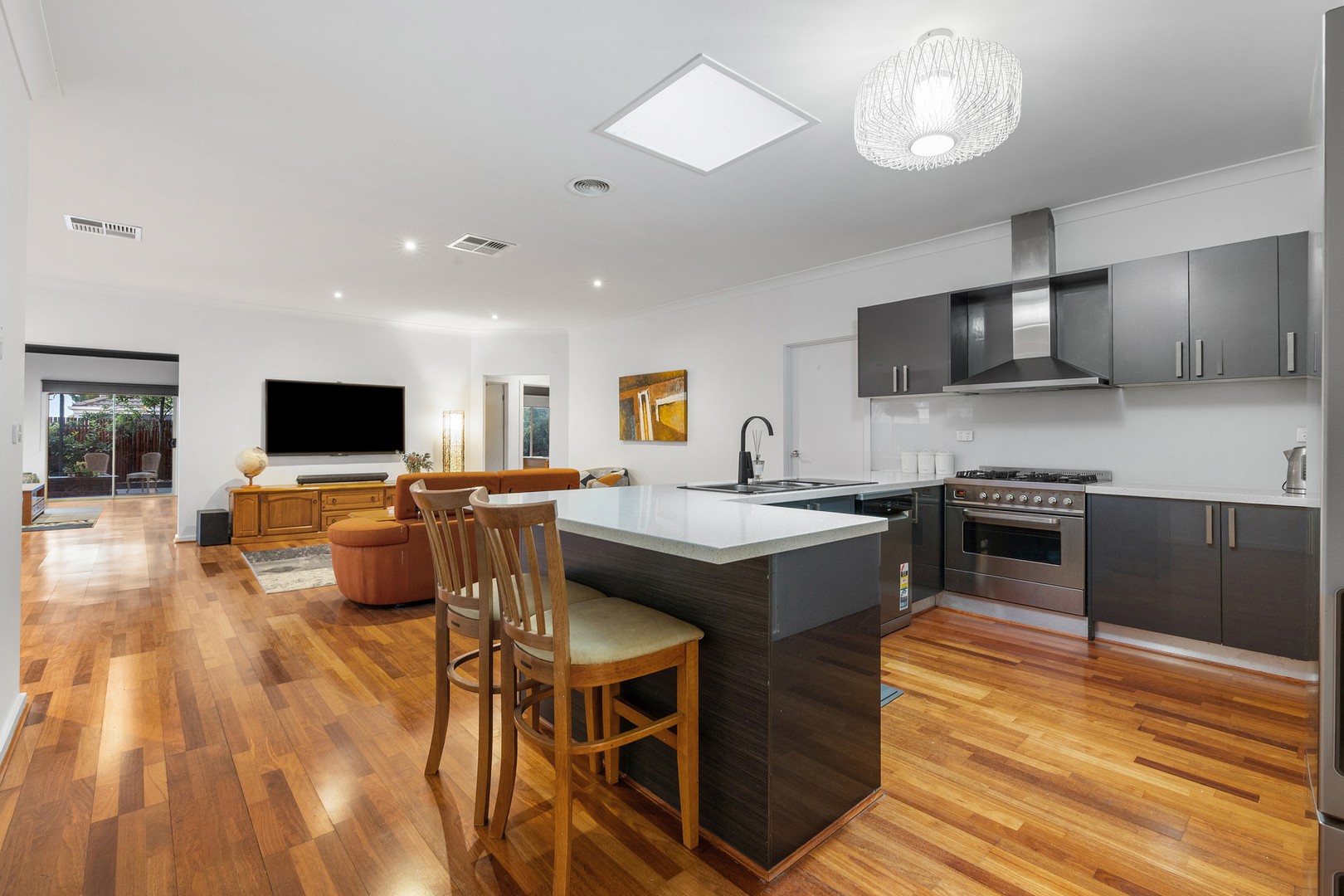 4 Grenadier Grove, Hillside, VIC 3037, Hillside - Thumbnail 4