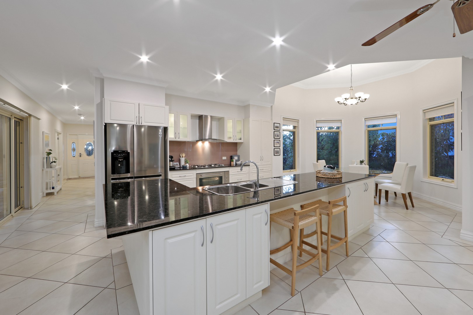 4 Grenfell Place, Lysterfield, VIC 3156, Lysterfield - Thumbnail 4