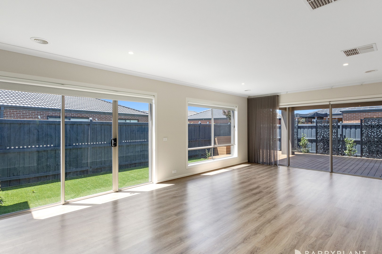 4 Guisard Way, Clyde North, VIC 3978 - Thumbnail 1 - 25/01/2024