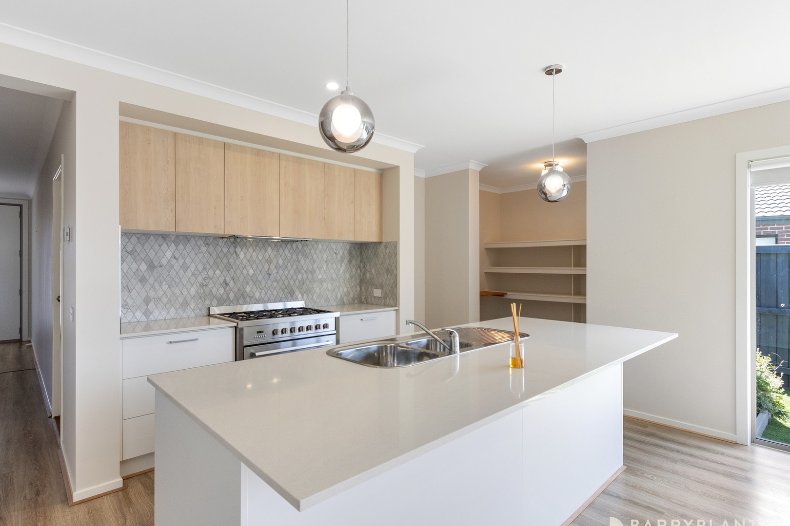 4 Guisard Way, Clyde North, VIC 3978 - Thumbnail 2 - 25/01/2024