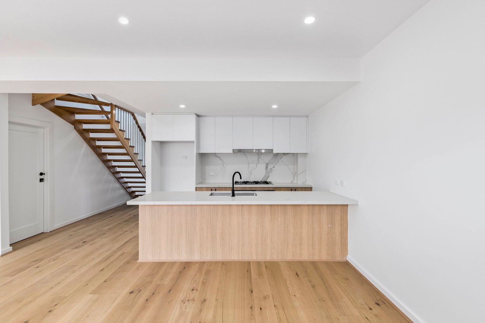 4 Hampton RoadEssendon West, VIC 3040, Essendon West - Thumbnail 2