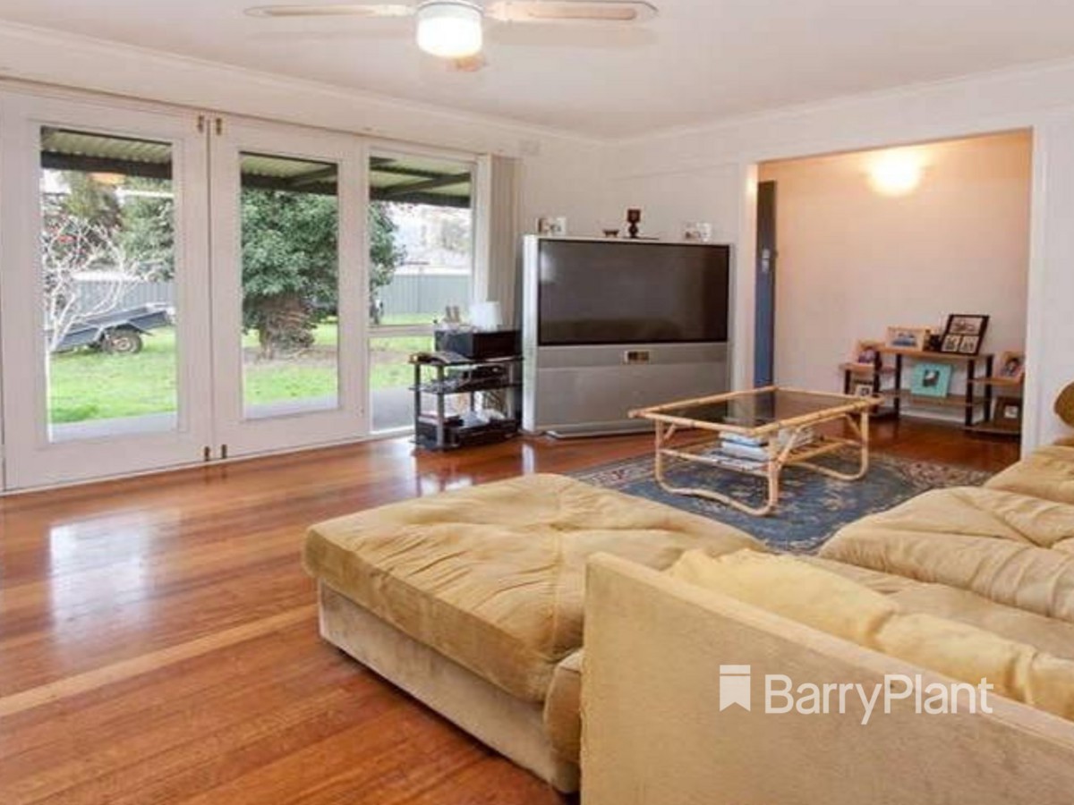 4 Hayes Avenue, Rosebud, VIC 3939, Rosebud - Thumbnail 2