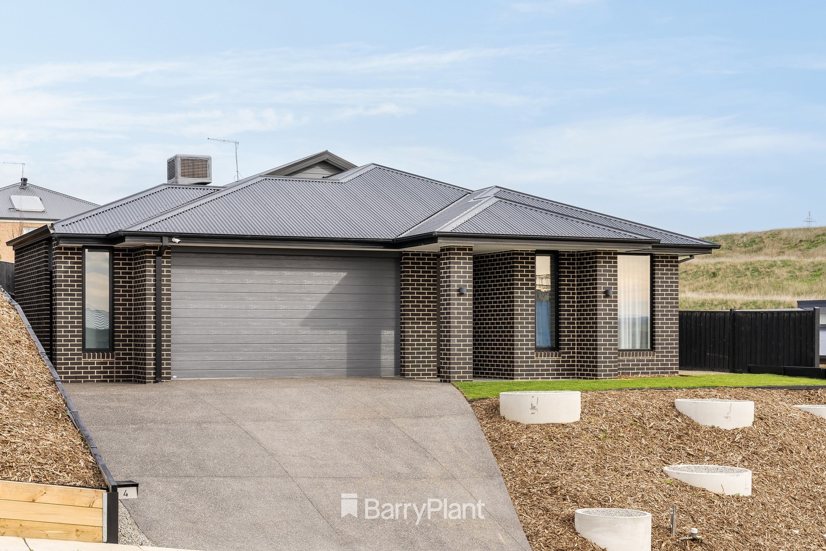 4 Highpoint Crescent, Highton, VIC 3216, Highton - Thumbnail 2