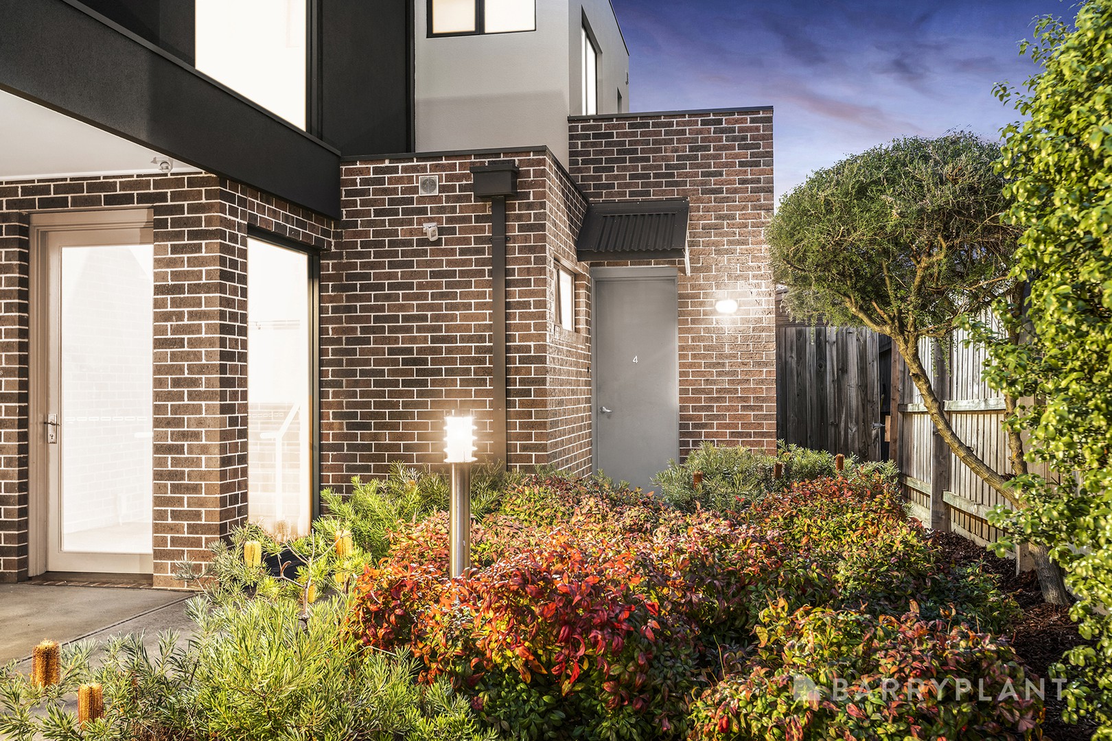 4 Holly Place, Lilydale, VIC 3140 - Thumbnail 2 - 12/06/2025