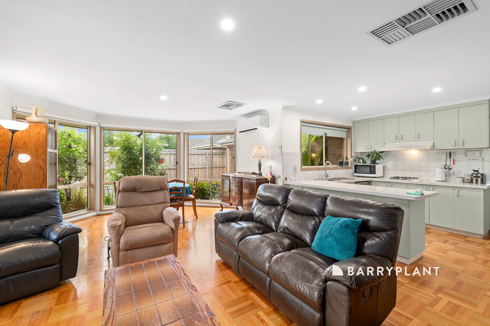4 Holt Place, Pakenham, VIC 3810, Pakenham - Thumbnail 3