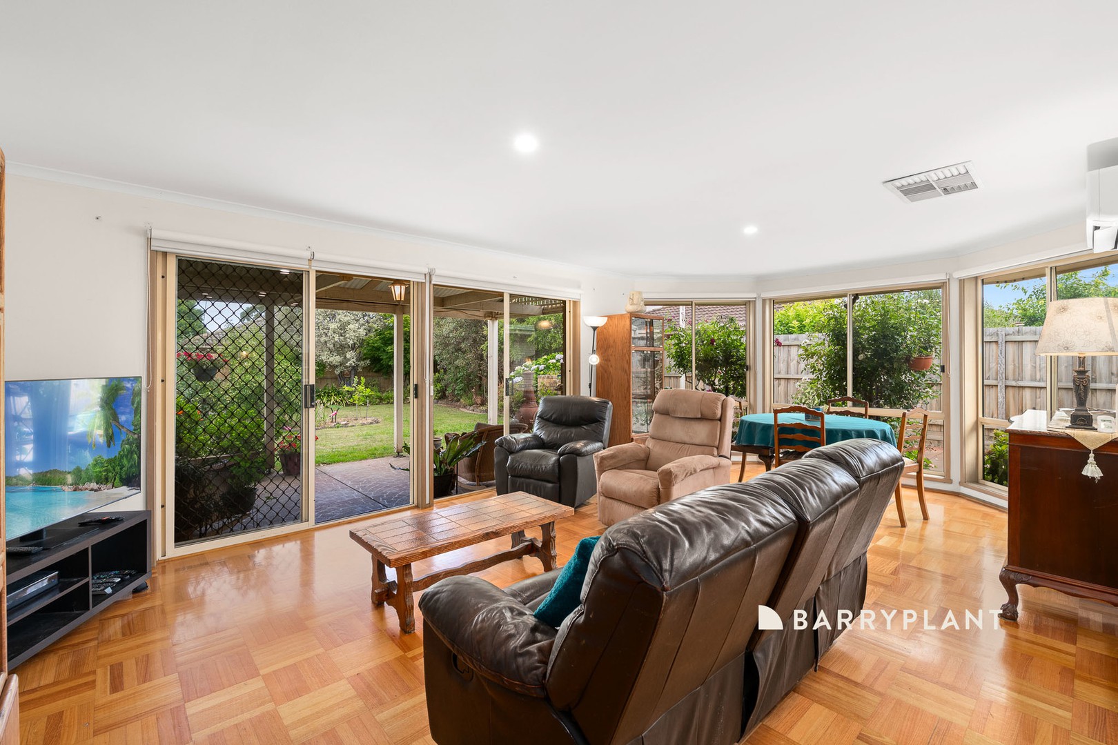 4 Holt Place, Pakenham, VIC 3810, Pakenham - Thumbnail 4