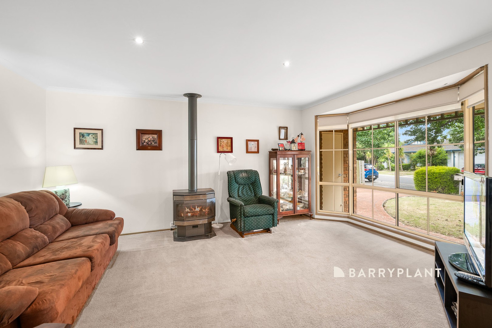 4 Holt Place, Pakenham, VIC 3810, Pakenham - Thumbnail 5