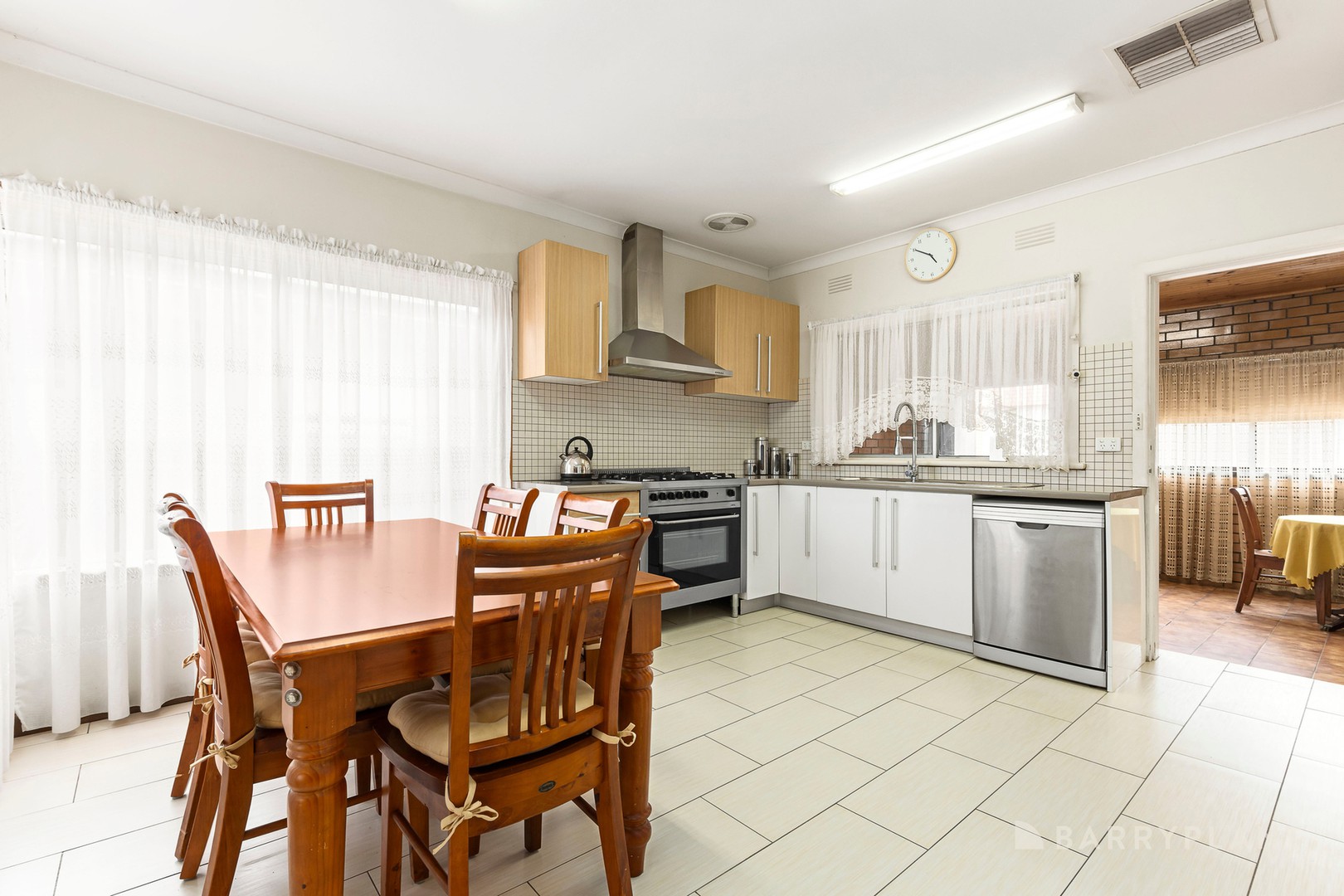 4 Hood Crescent, Fawkner, VIC 3060, Fawkner - Thumbnail 2