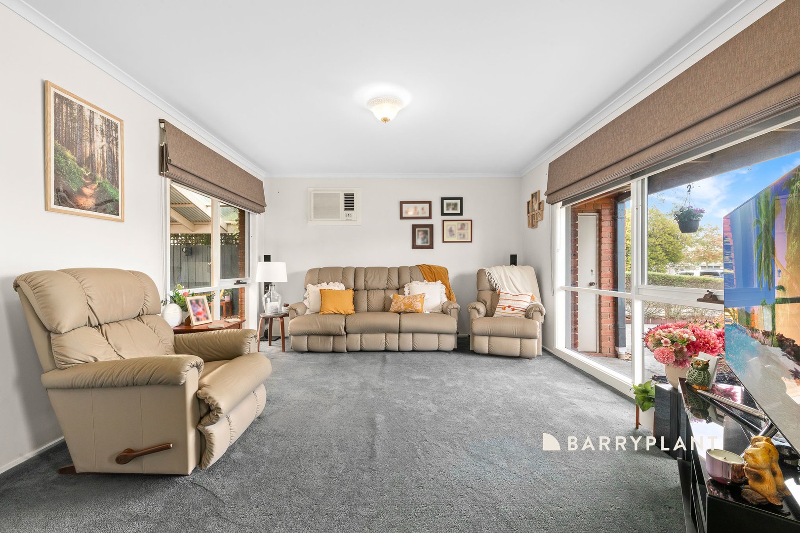 4 Howey Road, Pakenham, VIC 3810 - Thumbnail 2 - 11/02/2025