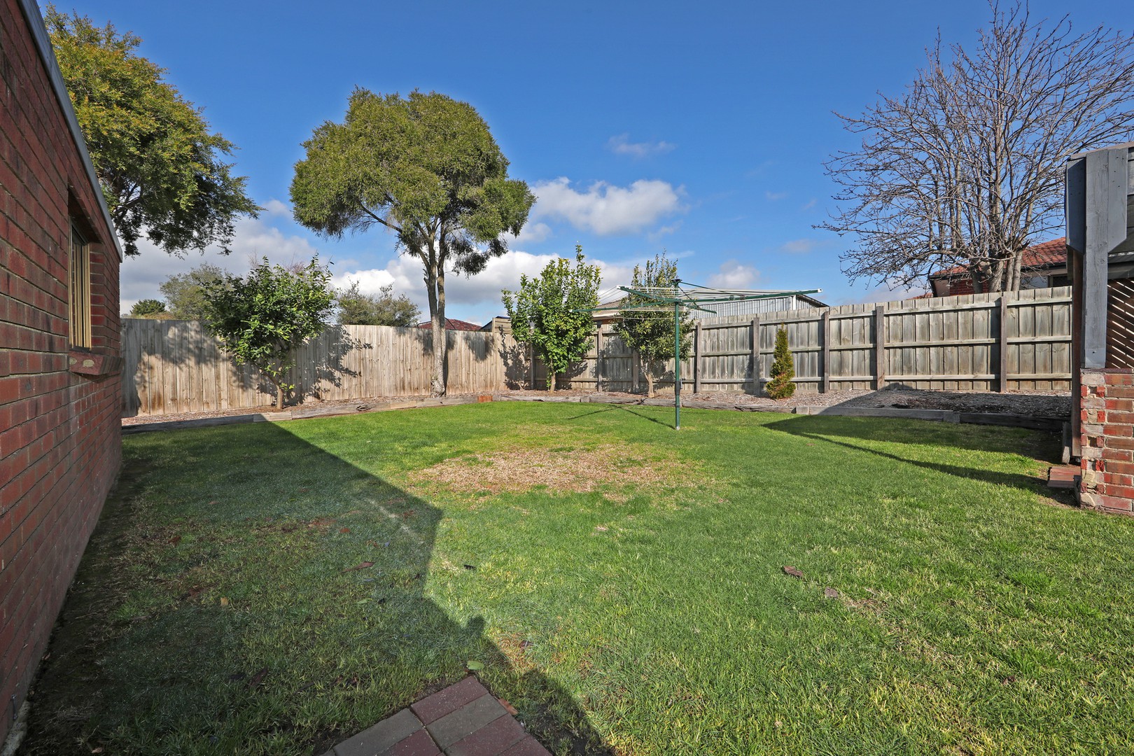4 Humphreys Way, Rowville, VIC 3178 - Thumbnail 2 - 01/08/2025