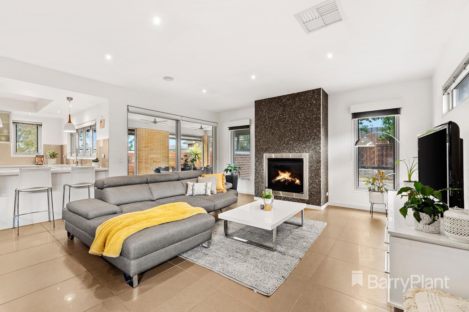 4 Hutmil DriveSouth Morang, VIC 3752, South Morang - Thumbnail 5