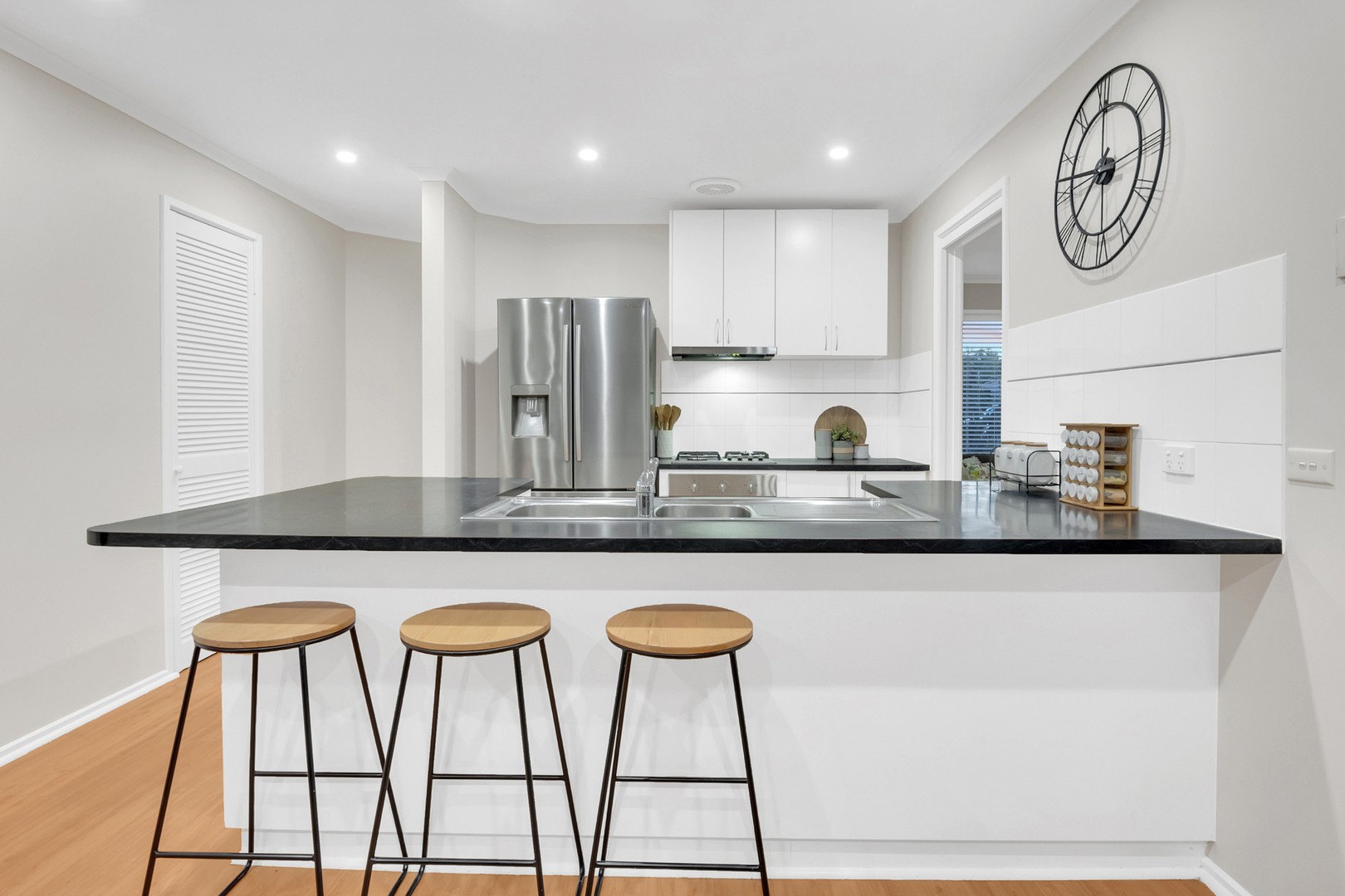 4 Ilford Court, Craigieburn, VIC 3064, Craigieburn - Thumbnail 3