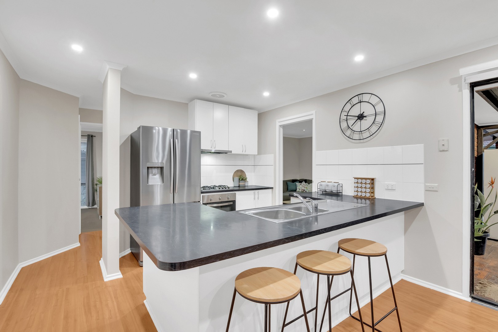 4 Ilford Court, Craigieburn, VIC 3064, Craigieburn - Thumbnail 4