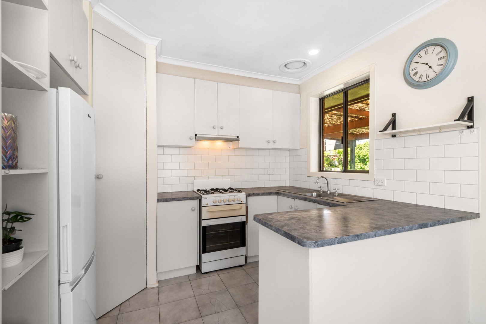 4 Iris  Street, Norlane, VIC 3214, Norlane - Thumbnail 2