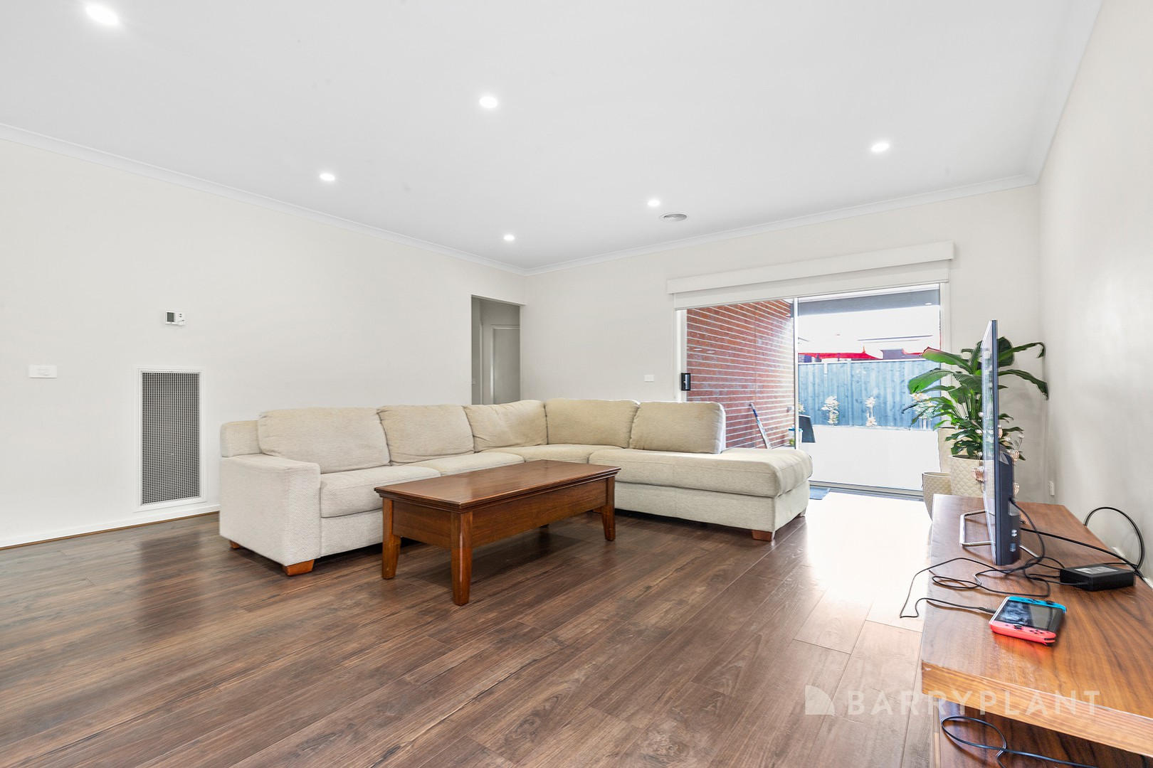 4 Janessa Drive, Clyde North, VIC 3978, Clyde North - Thumbnail 4