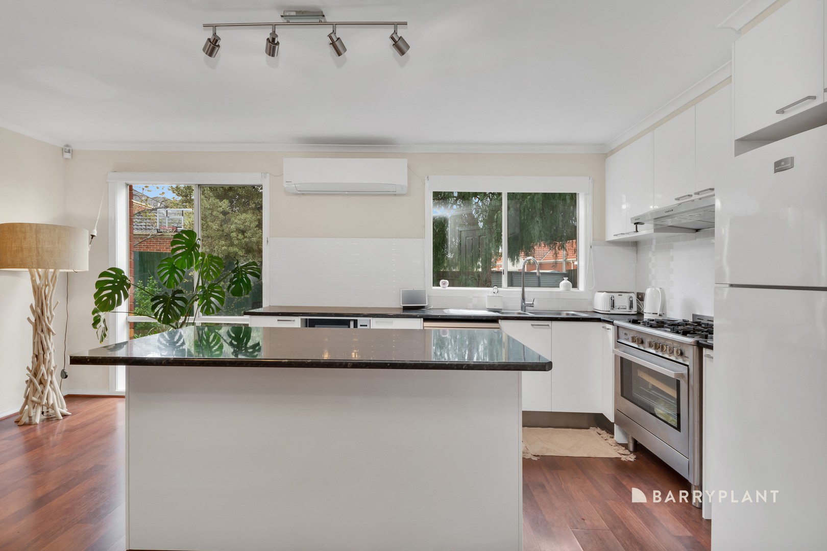 4 Jardier Terrace, South Morang, VIC 3752, South Morang - Thumbnail 3