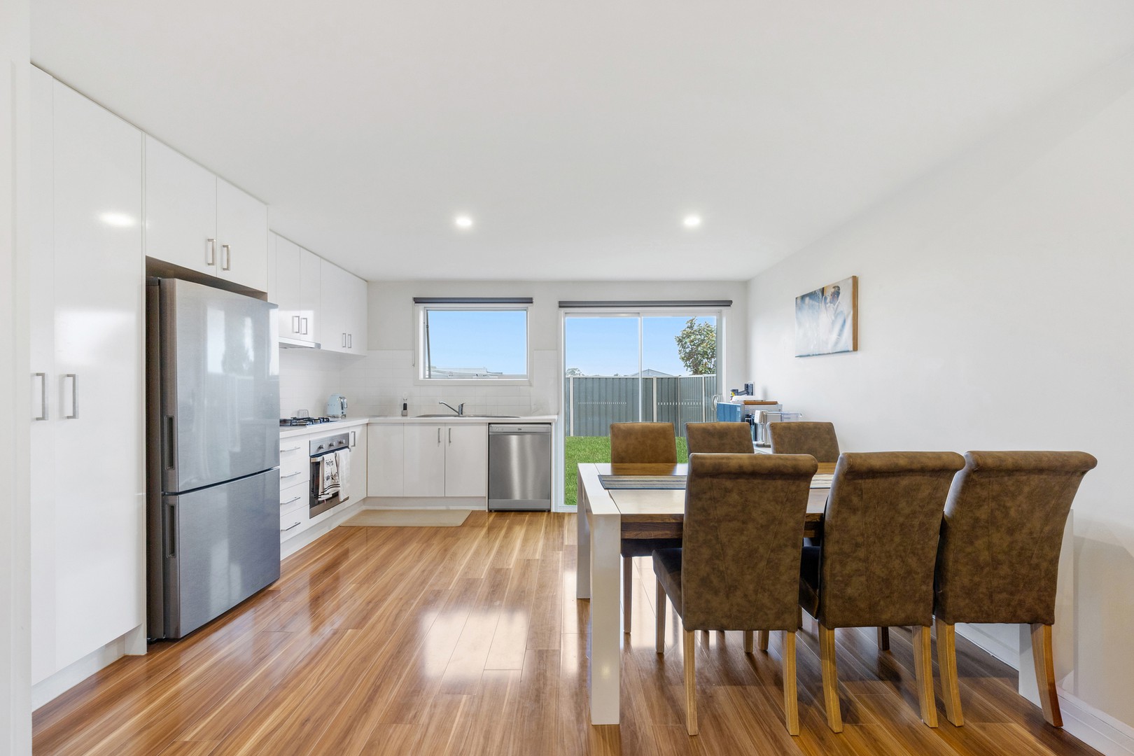 4 Kangaroo Paw Court, Taylors Lakes, VIC 3038, Keilor - Thumbnail 3