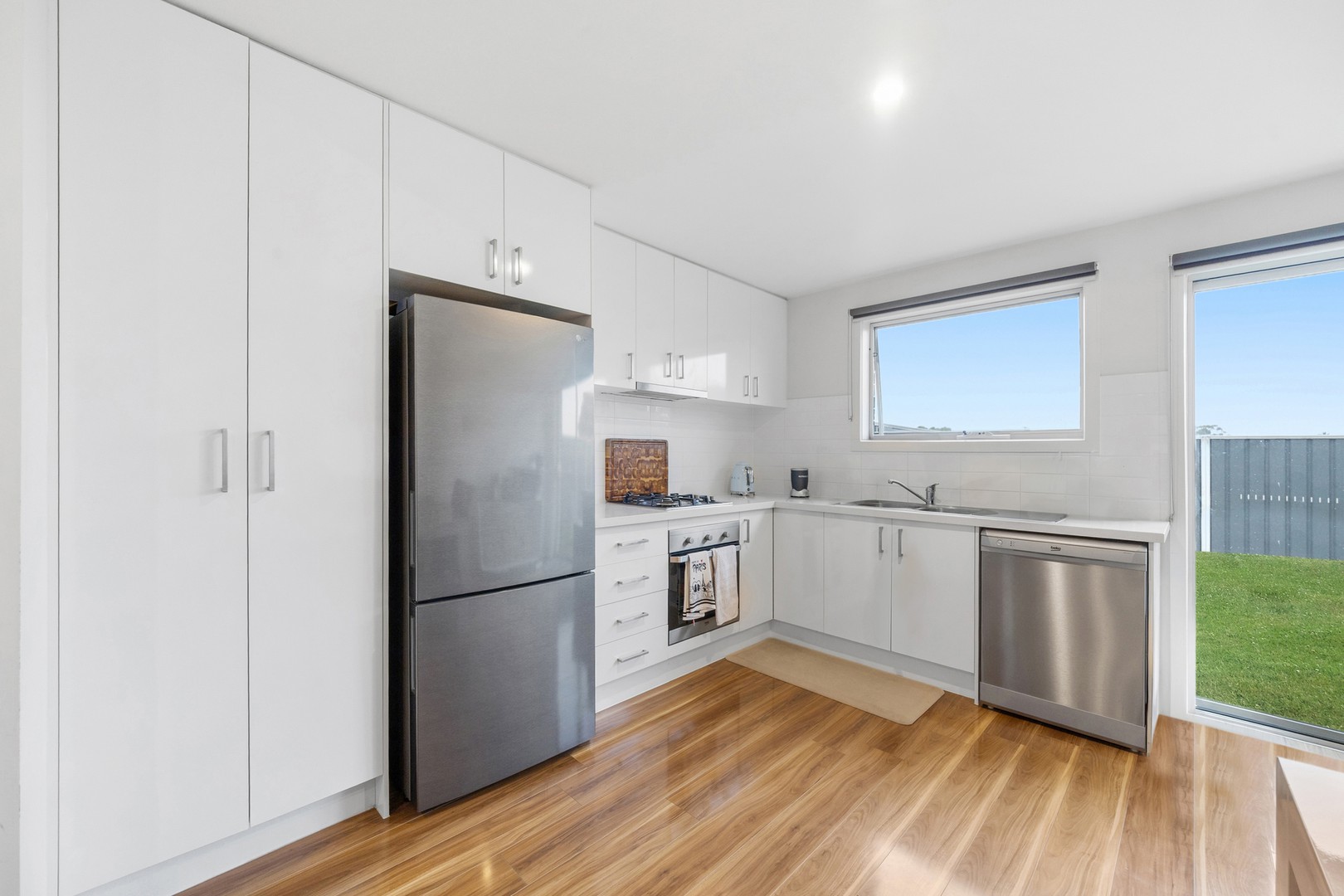 4 Kangaroo Paw Court, Taylors Lakes, VIC 3038, Keilor - Thumbnail 4