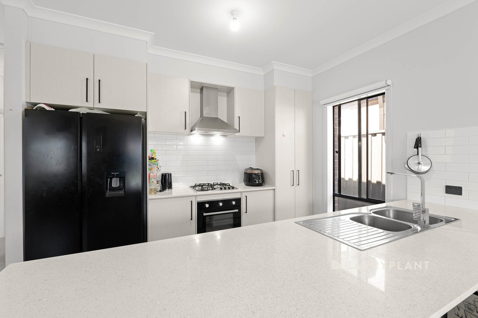 4 Kaprun Way, Pakenham, VIC 3810 - Thumbnail 2 - 29/02/2024