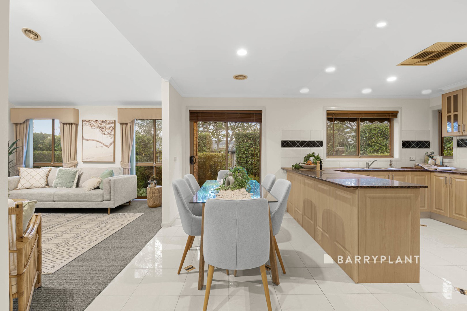4 Kendall Drive, Narre Warren, VIC 3805, Narre Warren - Thumbnail 2