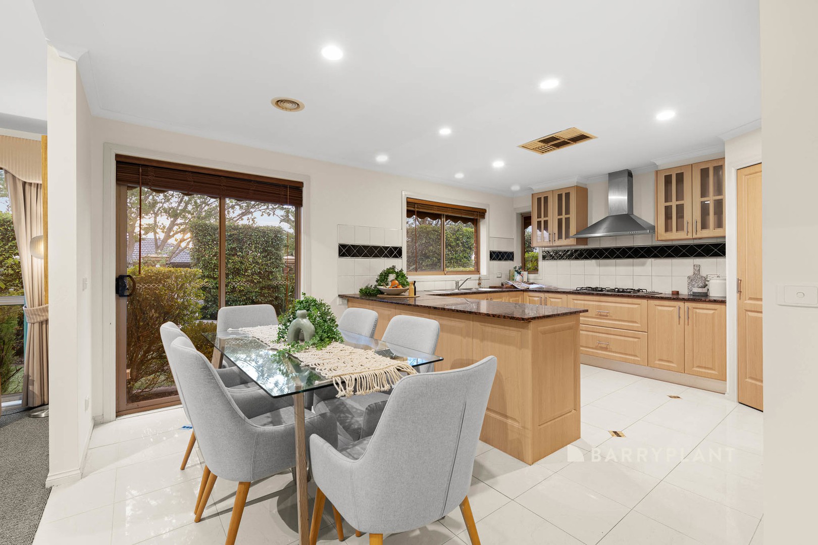 4 Kendall Drive, Narre Warren, VIC 3805, Narre Warren - Thumbnail 4