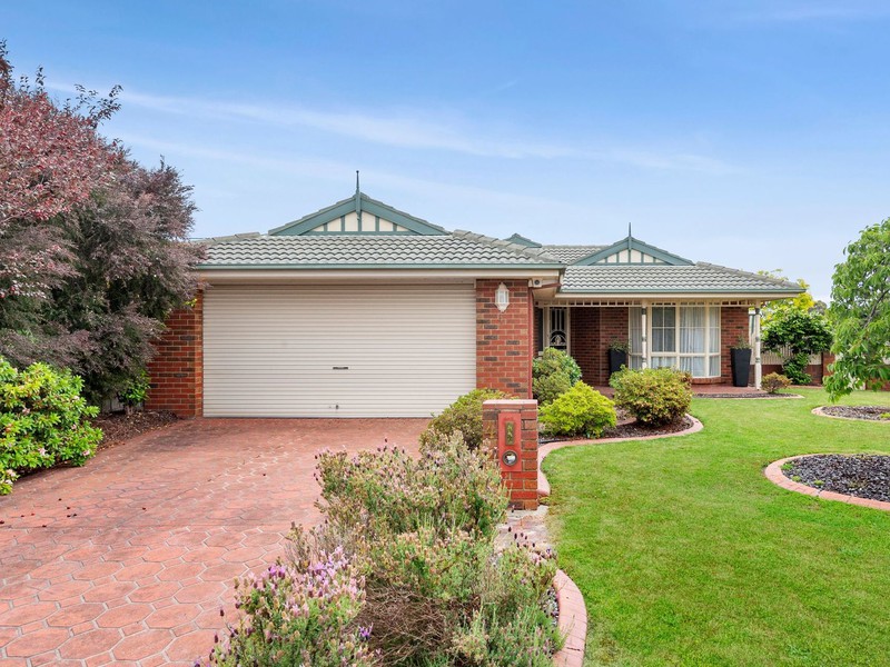 4 Kingston Close, Mornington, VIC 3931 - Image - 20/11/2025