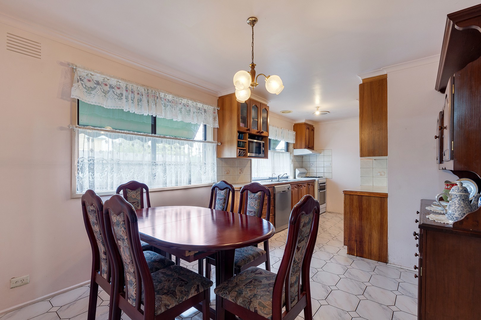 4 Kingswood Drive, Craigieburn, VIC 3064, Craigieburn - Thumbnail 6