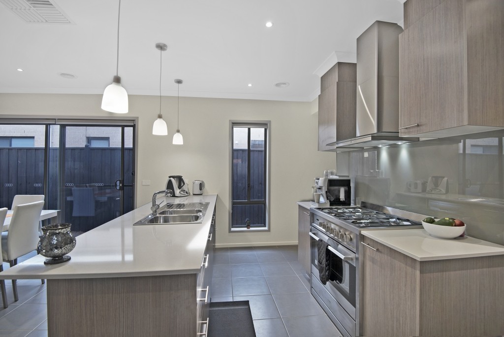 4 Kuranda Way, Point Cook, VIC 3030, Point Cook - Thumbnail 2