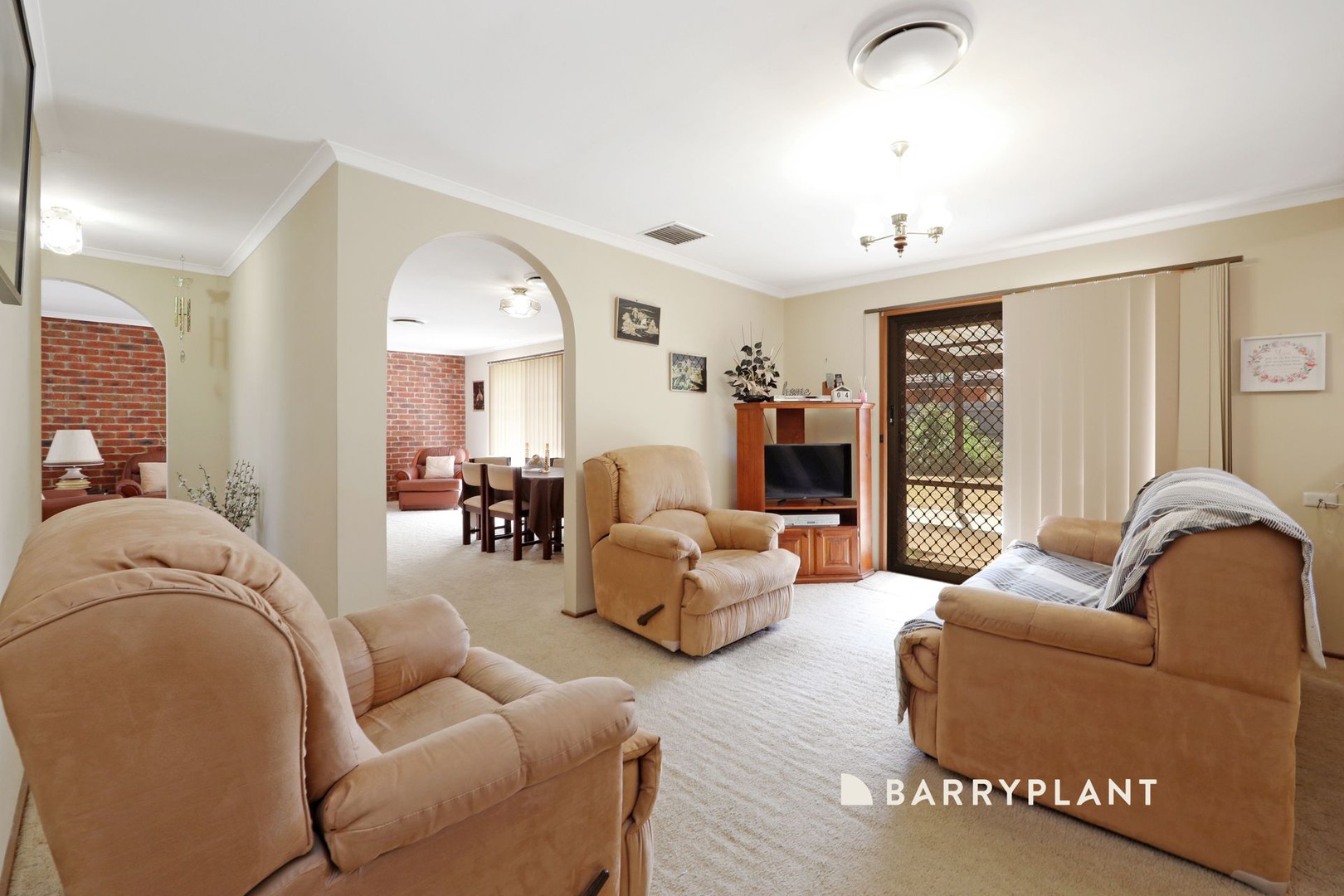 4 Laggan Court, Endeavour Hills, VIC 3802 - Thumbnail 1 - 18/03/2025