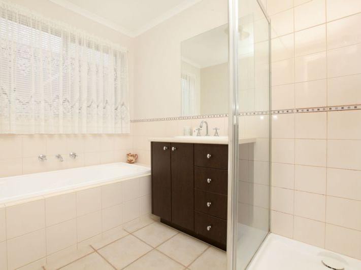 4 Lancely Green, Caroline Springs, VIC 3023, Caroline Springs - Thumbnail 6