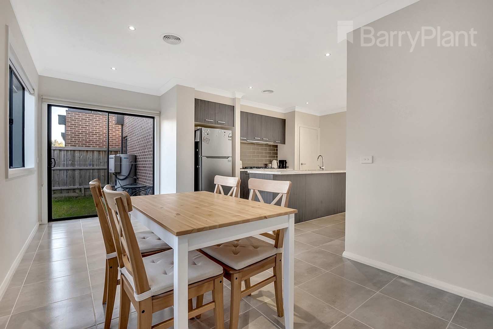 4 Landsdowne Avenue, Mickleham, VIC 3064, Mickleham - Thumbnail 2