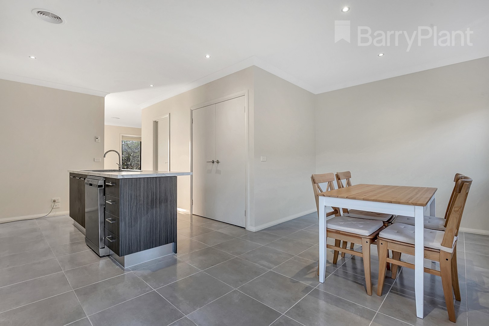 4 Landsdowne Avenue, Mickleham, VIC 3064, Mickleham - Thumbnail 7