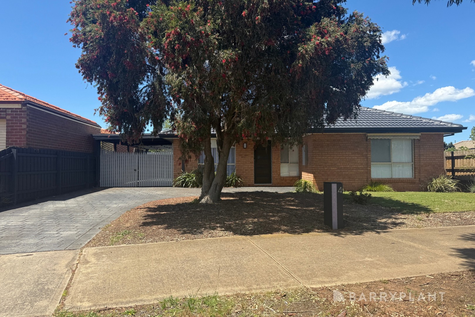 4 Latham Street, Werribee, VIC 3030 - Thumbnail 2 - 25/11/2025