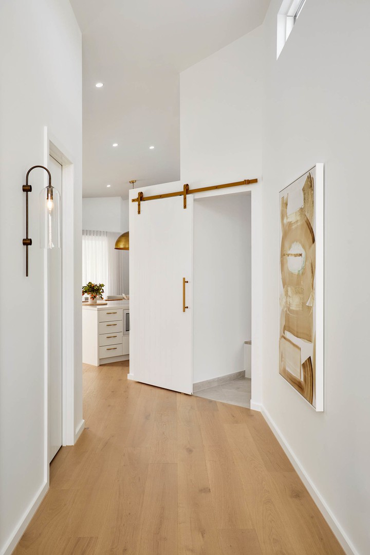 4 Lensing Street, Clyde North, VIC 3978, Clyde North - Thumbnail 2