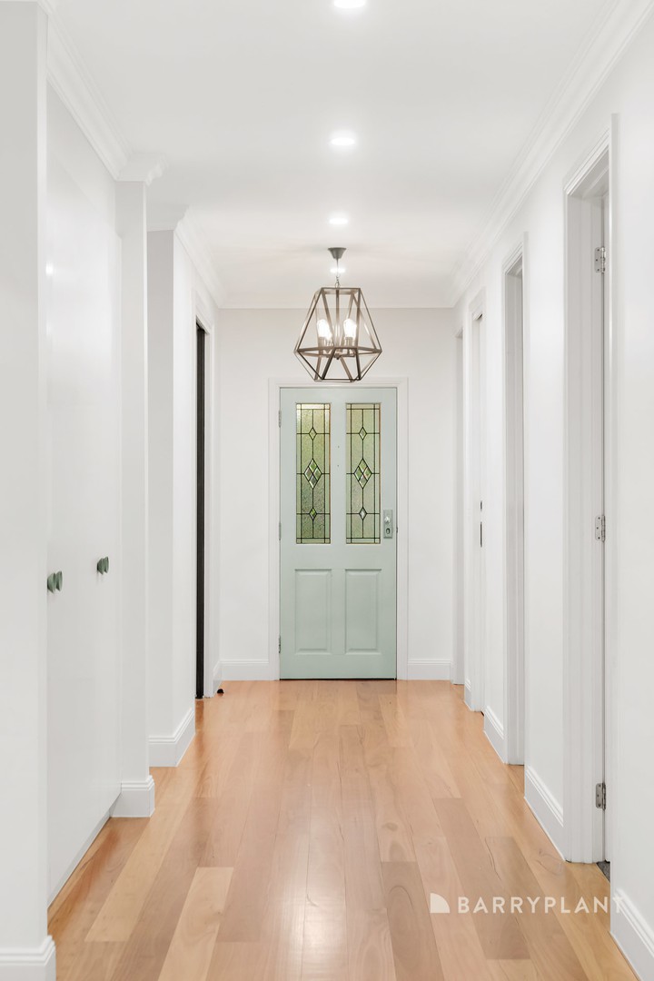 4 Leon Avenue, Rosanna, VIC 3084 - Thumbnail 2 - 03/10/2024