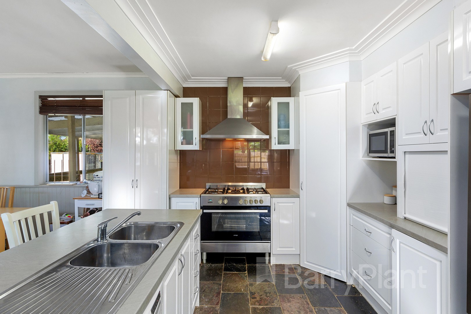 4 Lilac Street, Bayswater, VIC 3153, Bayswater - Thumbnail 2