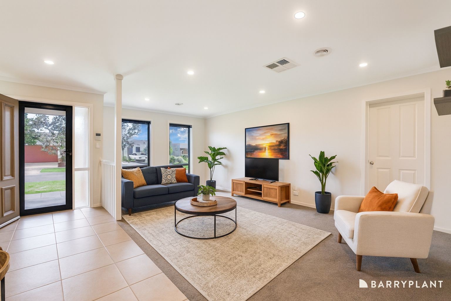 4 Lisa Avenue, Pakenham, VIC 3810, Pakenham - Thumbnail 2